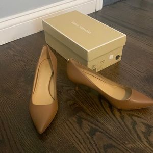 New! MICHAEL KORS MK Flex Kitten Heel (color - Luggage)